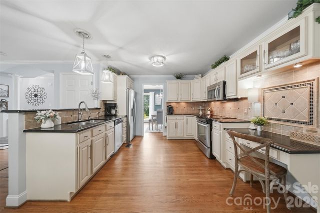 6253 Riviera Run Estates Drive, Hickory, NC 28601