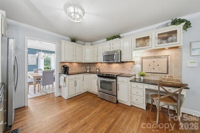 6253 Riviera Run Estates Drive, Hickory, NC 28601