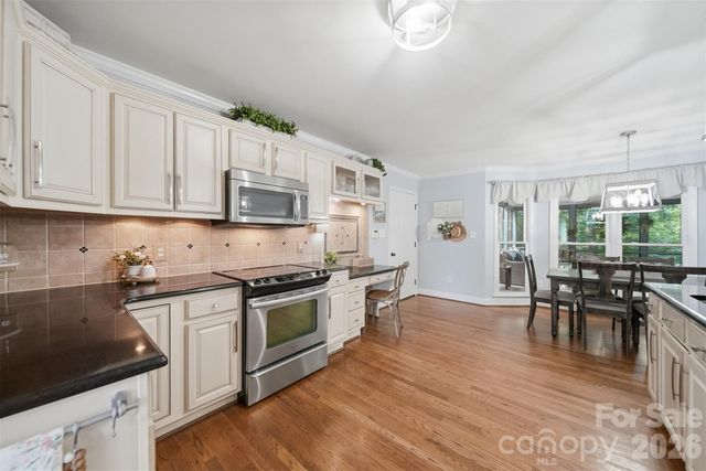 6253 Riviera Run Estates Drive, Hickory, NC 28601