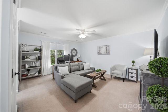 6253 Riviera Run Estates Drive, Hickory, NC 28601
