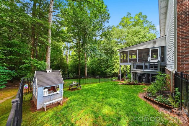 6253 Riviera Run Estates Drive, Hickory, NC 28601