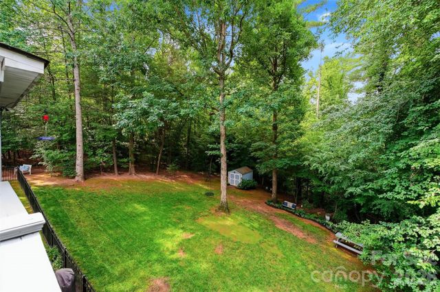 6253 Riviera Run Estates Drive, Hickory, NC 28601