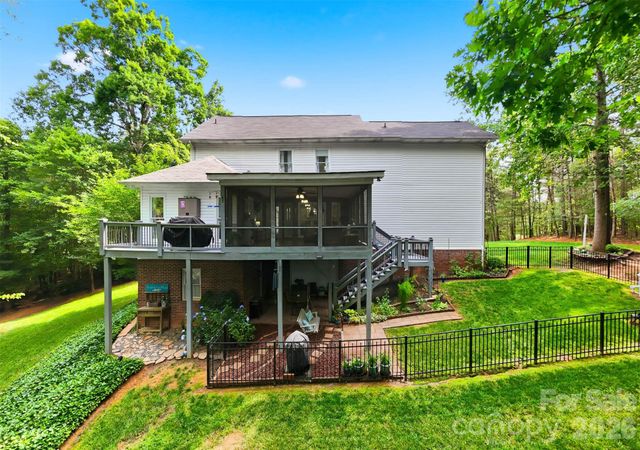 6253 Riviera Run Estates Drive, Hickory, NC 28601