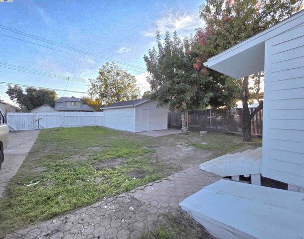 220 E Lodi Ave, Lodi, CA 95240