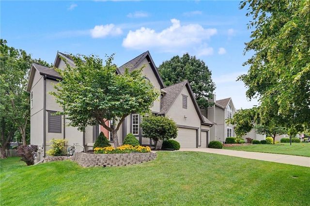 5910 W 154th Street, Overland Park, KS 66223