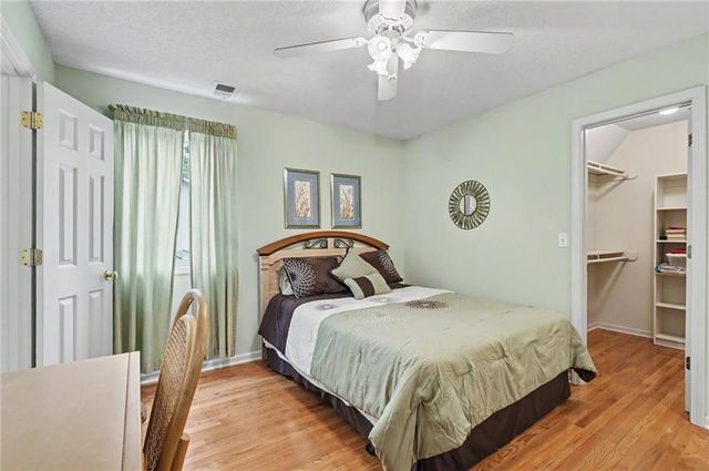 5910 W 154th Street, Overland Park, KS 66223