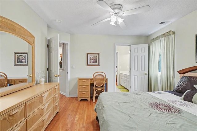 5910 W 154th Street, Overland Park, KS 66223