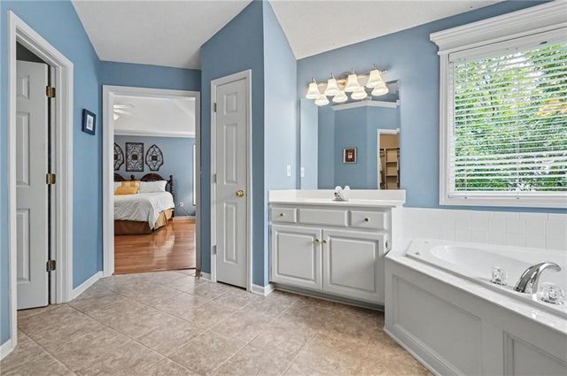 5910 W 154th Street, Overland Park, KS 66223