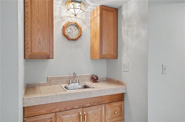 5910 W 154th Street, Overland Park, KS 66223