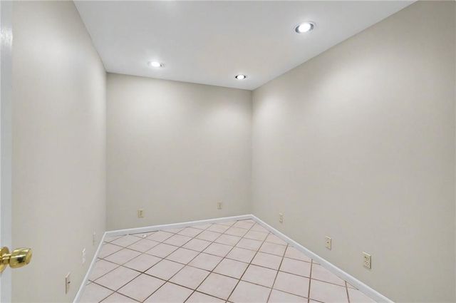5910 W 154th Street, Overland Park, KS 66223