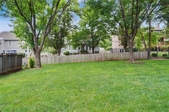 5910 W 154th Street, Overland Park, KS 66223