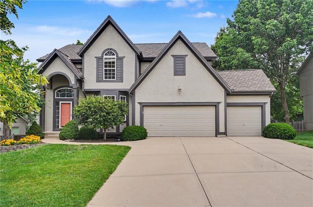 5910 W 154th Street, Overland Park, KS 66223