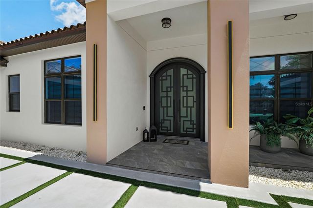 3317 CRENSHAW LAKE ROAD, Lutz, FL 33548