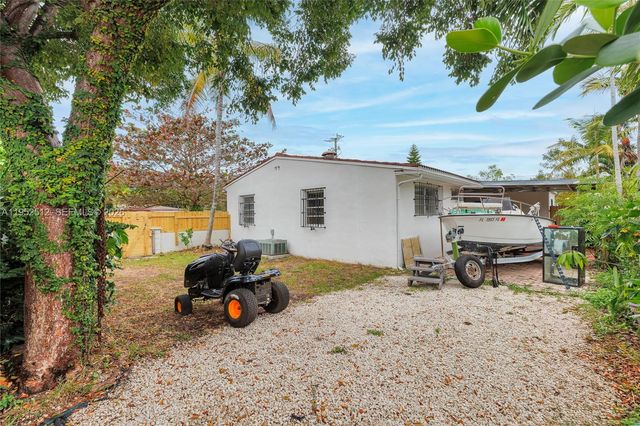 14601 NW 10th Ave, Miami, FL 33168