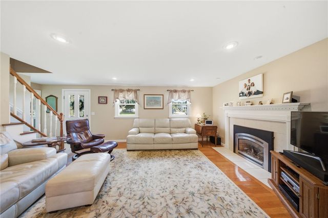 60 Brookwood Road, South Kingstown, RI 02879