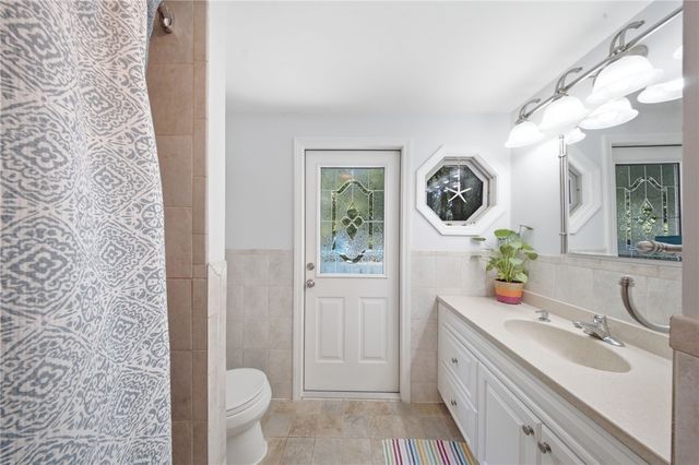 60 Brookwood Road, South Kingstown, RI 02879