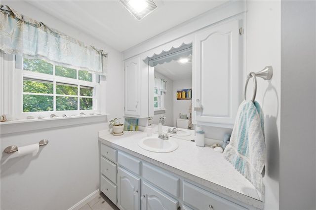 60 Brookwood Road, South Kingstown, RI 02879