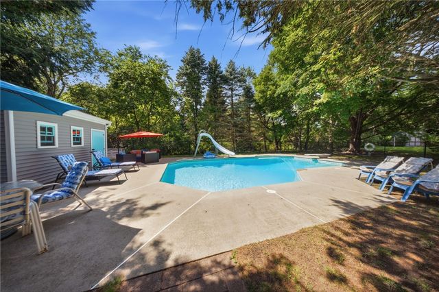 60 Brookwood Road, South Kingstown, RI 02879