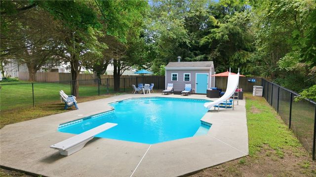 60 Brookwood Road, South Kingstown, RI 02879