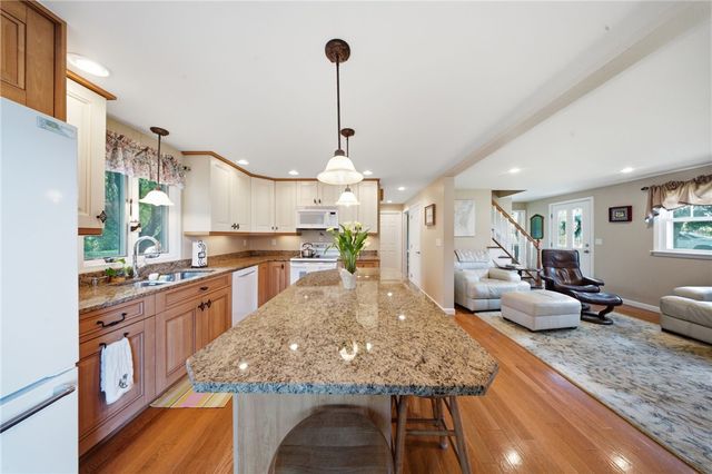 60 Brookwood Road, South Kingstown, RI 02879