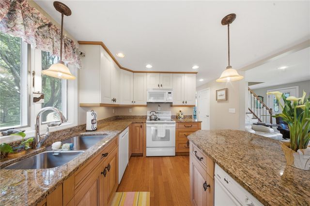 60 Brookwood Road, South Kingstown, RI 02879