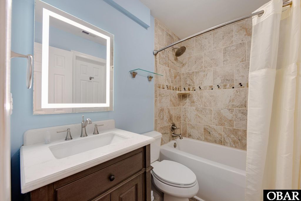 Image 26 of property listing at 1245 Duck Rd # 205, Duck, NC 27949