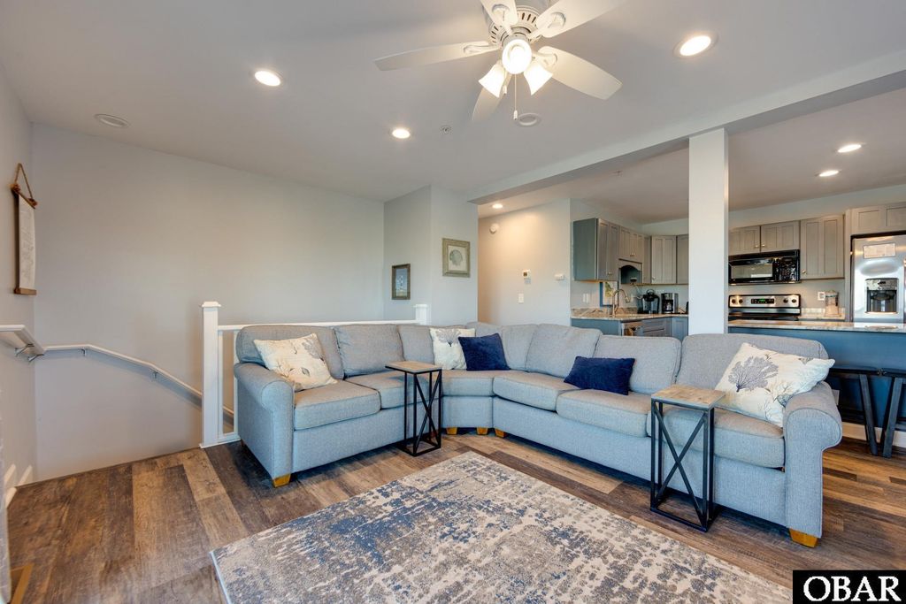 Image 9 of property listing at 1245 Duck Rd # 205, Duck, NC 27949