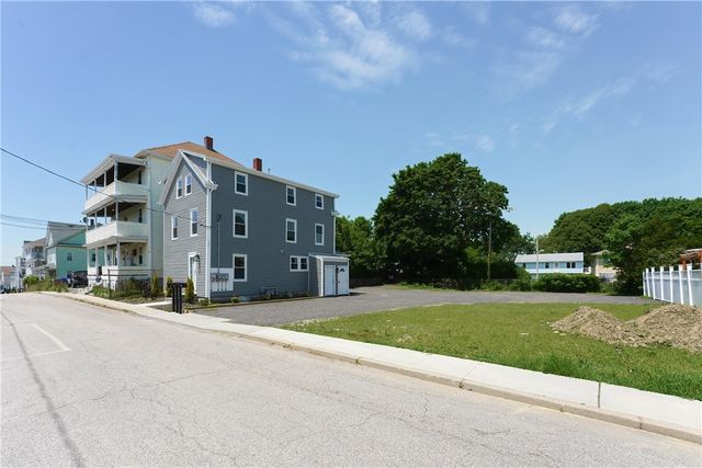 71 ST Elizabeth Street 1, Bristol, RI 02809