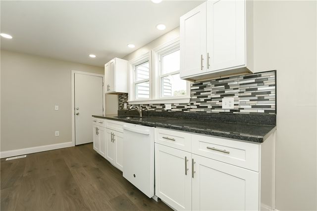 71 ST Elizabeth Street 1, Bristol, RI 02809