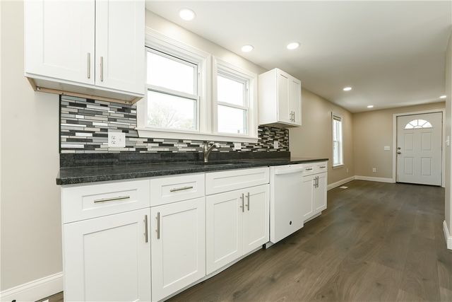 71 ST Elizabeth Street 1, Bristol, RI 02809