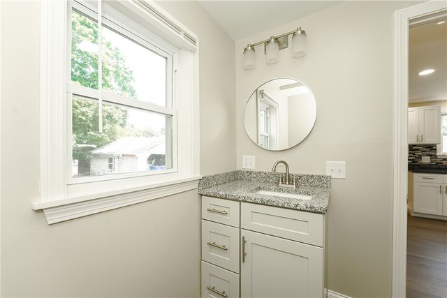 71 ST Elizabeth Street 1, Bristol, RI 02809