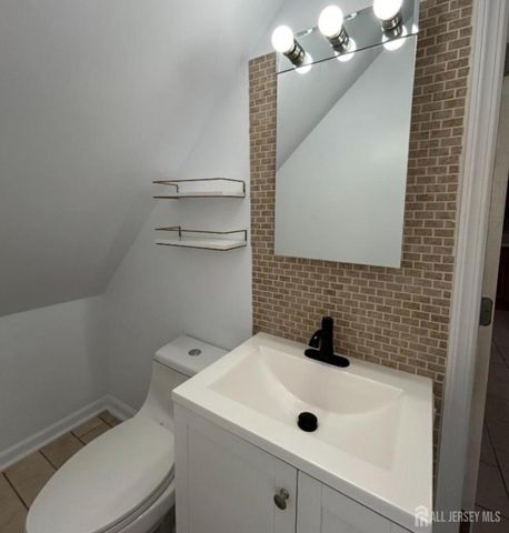 119 Columbus Place, Roselle Park, NJ 07204