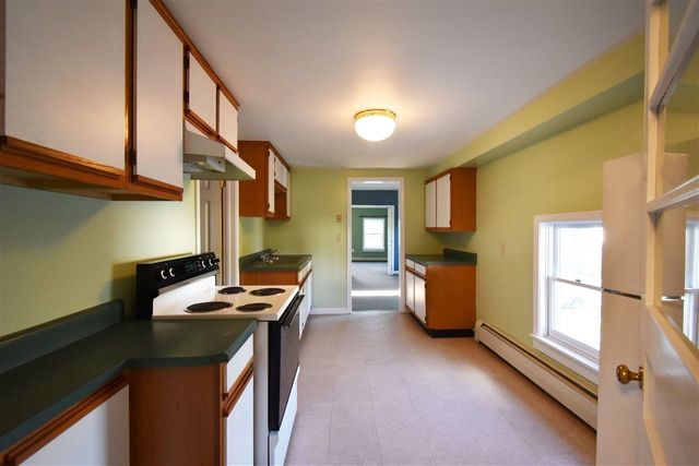 138 Maple Street, Rutland City, VT 05701