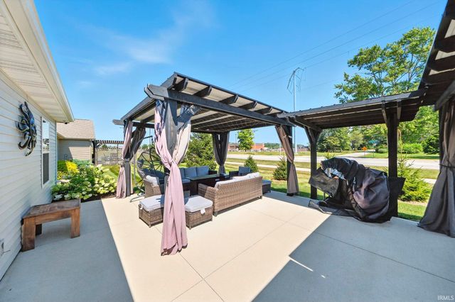 3310 Brantley Drive, New Haven, IN 46774