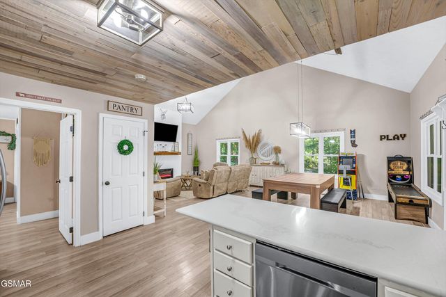 3401 Mountain Overlook Way, Sevierville, TN 37876