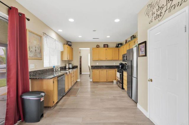 17866 Robusta Drive, Riverside, CA 92503