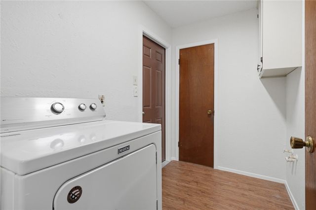 2113 Saint Charles Dr, Portland, TX 78374