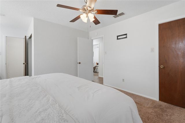 2113 Saint Charles Dr, Portland, TX 78374
