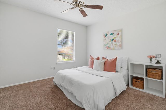 2113 Saint Charles Dr, Portland, TX 78374
