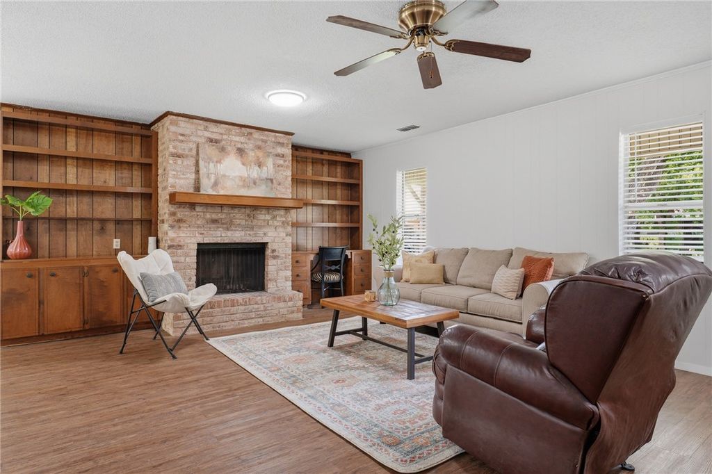 2113 Saint Charles Dr, Portland, TX 78374 — photo 3