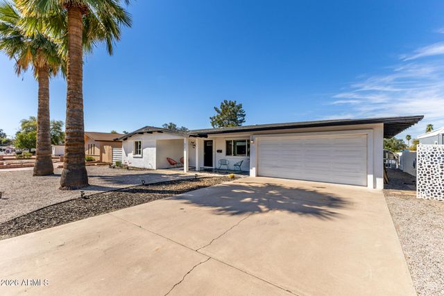 836 S SARANAC Avenue, Mesa, AZ 85208