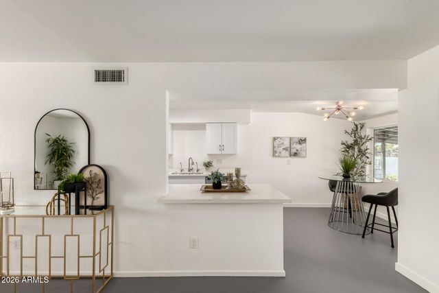 836 S SARANAC Avenue, Mesa, AZ 85208