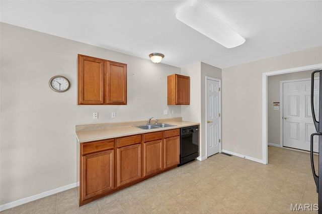 26 Hunting Manor Drive, St Charles, MO 63303