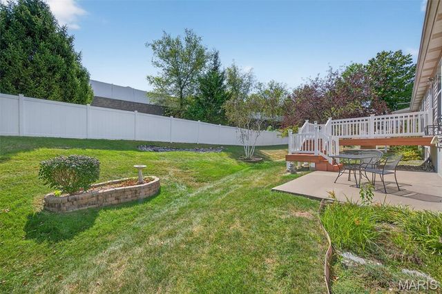 26 Hunting Manor Drive, St Charles, MO 63303
