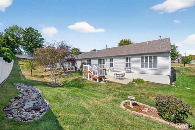 26 Hunting Manor Drive, St Charles, MO 63303
