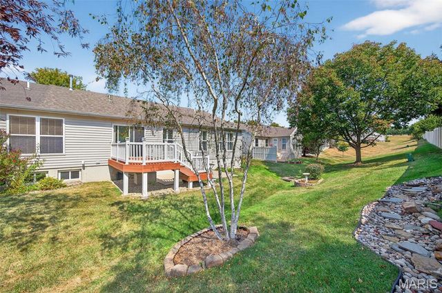 26 Hunting Manor Drive, St Charles, MO 63303