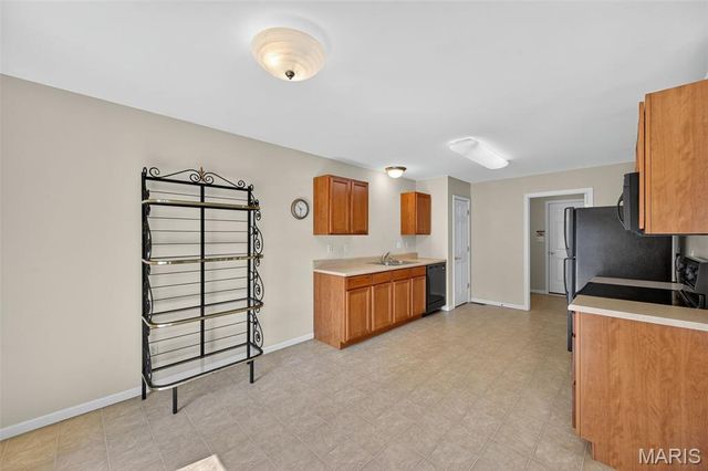 26 Hunting Manor Drive, St Charles, MO 63303