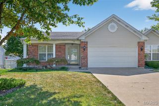 26 Hunting Manor Drive, St Charles, MO 63303