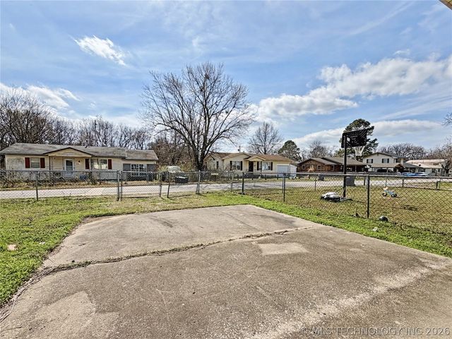 210 Northside Court, Tahlequah, OK 74464