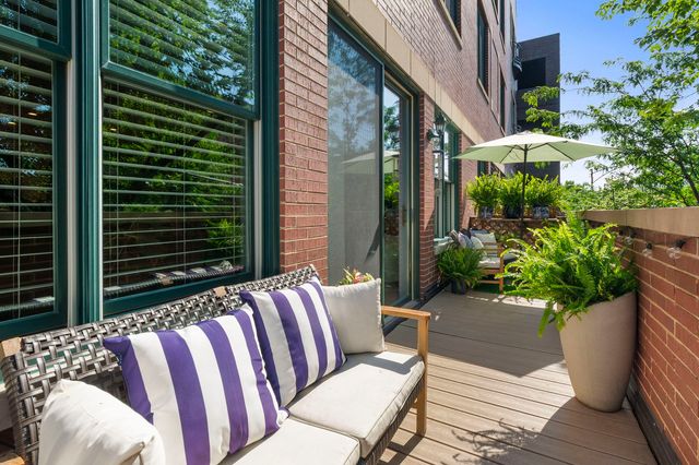 1350 W Belmont Avenue A, Chicago, IL 60657